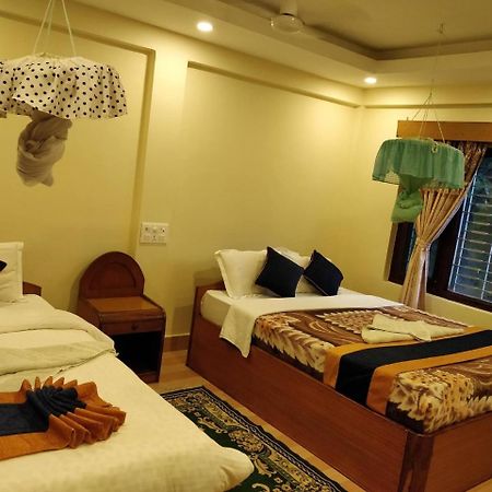 Travellers Jungle Camp-Sauraha Hotel Exterior photo