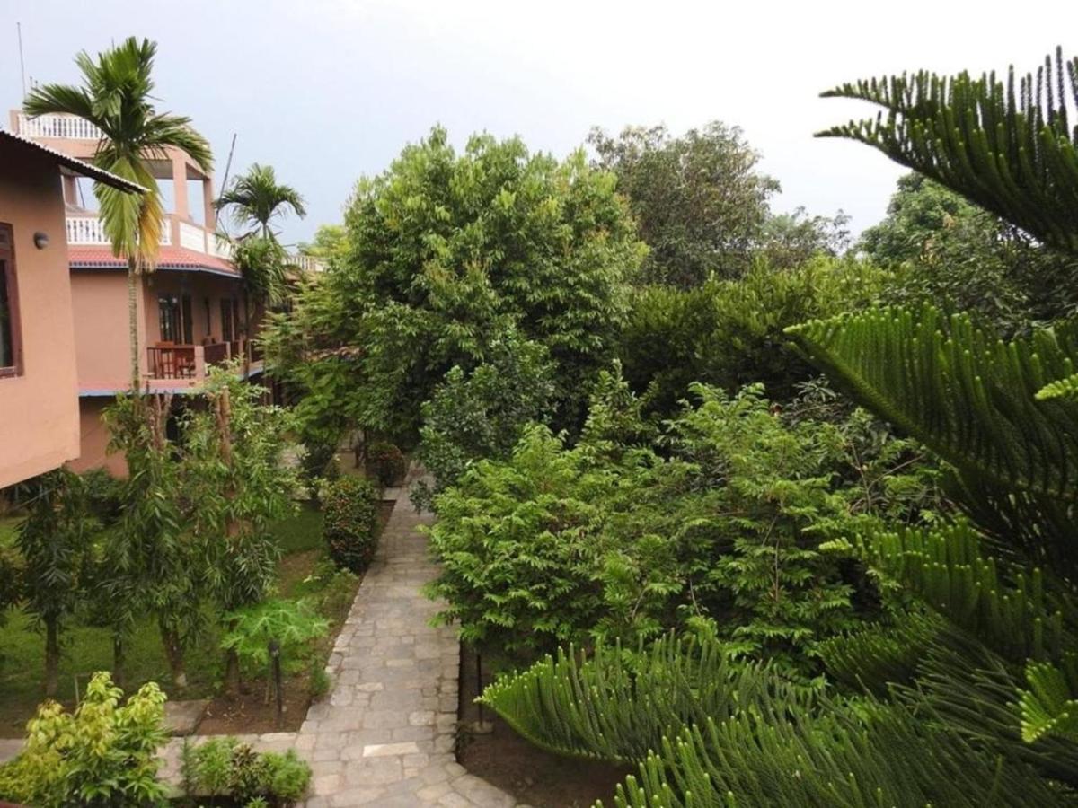Travellers Jungle Camp-Sauraha Hotel Exterior photo