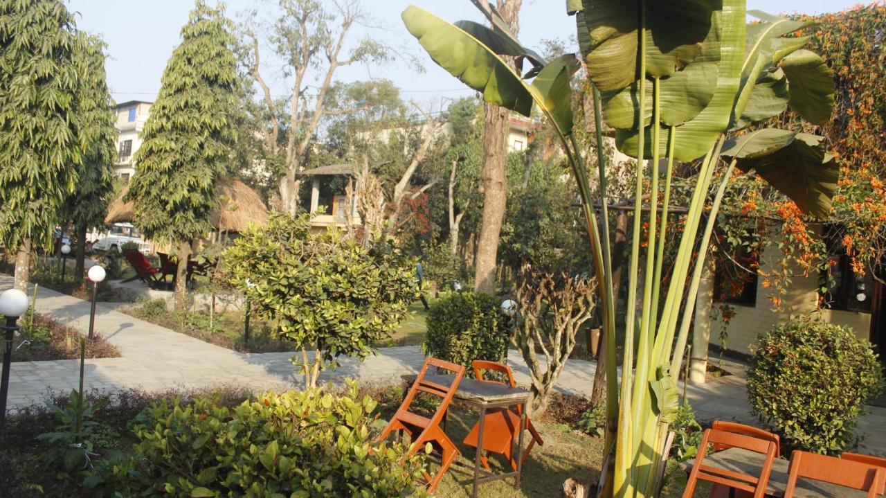 Travellers Jungle Camp-Sauraha Hotel Exterior photo