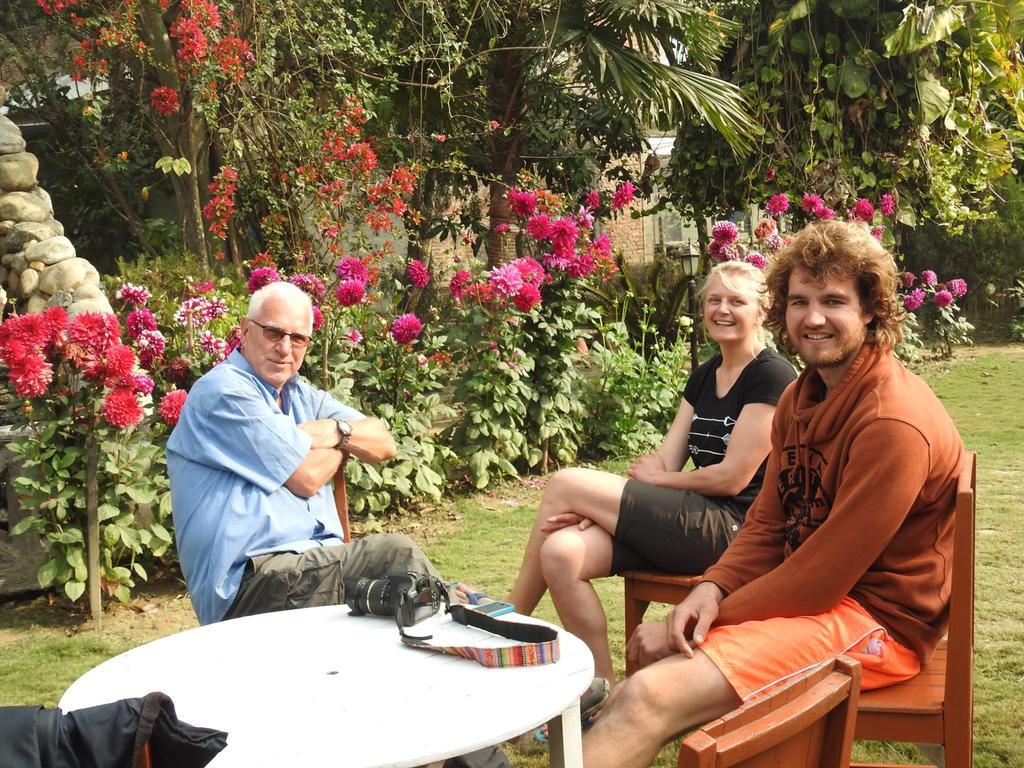Travellers Jungle Camp-Sauraha Hotel Exterior photo