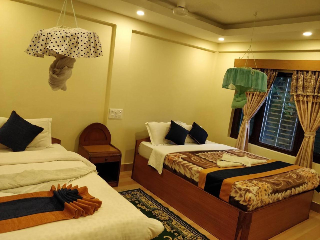 Travellers Jungle Camp-Sauraha Hotel Exterior photo